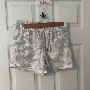 Stylish Gray Camo Women's Shorts
